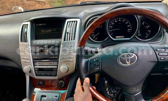 Acheter Occasion Voiture Toyota Harrier Blanc à Kampala, Ouganda Acheter Occasion Voiture Toyota Harrier Blanc à Kampala, Ouganda