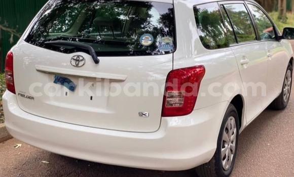 Acheter Occasion Voiture Toyota Fielder Blanc à Kampala, Ouganda Acheter Occasion Voiture Toyota Fielder Blanc à Kampala, Ouganda
