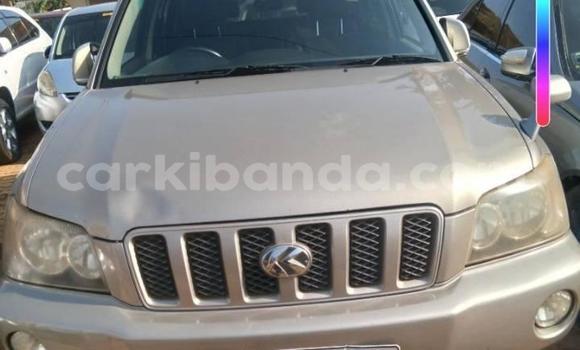 Nunua Ilio tumika Toyota Kluger Brown Gari ndani ya Kampala nchini Uganda Nunua Ilio tumika Toyota Kluger Brown Gari ndani ya Kampala nchini Uganda