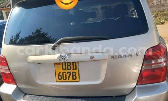 Acheter Occasion Voiture Toyota Kluger Marron à Kampala, Ouganda Acheter Occasion Voiture Toyota Kluger Marron à Kampala, Ouganda