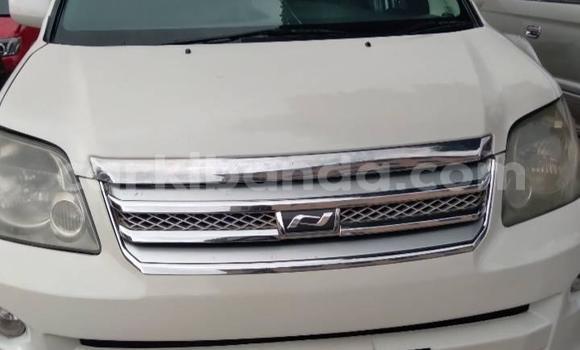 Gura Yakoze Toyota Noah White Imodoka i Kampala mu Uganda