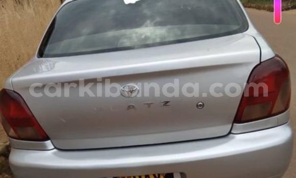 Acheter Occasion Voiture Toyota Platz Gris à Kampala, Ouganda Acheter Occasion Voiture Toyota Platz Gris à Kampala, Ouganda
