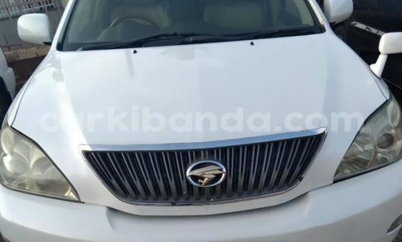 Gura Yakoze Toyota Harrier Silver Imodoka i Kampala mu Uganda