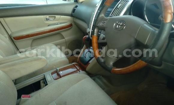 Acheter Occasion Voiture Toyota Harrier Gris à Kampala, Ouganda Acheter Occasion Voiture Toyota Harrier Gris à Kampala, Ouganda