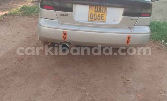 Gura Yakoze Subaru Legacy Silver Imodoka i Kampala mu Uganda Gura Yakoze Subaru Legacy Silver Imodoka i Kampala mu Uganda