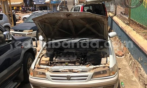 Gura Yakoze Toyota Premio White Imodoka i Kampala mu Uganda Gura Yakoze Toyota Premio White Imodoka i Kampala mu Uganda