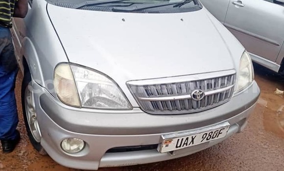 Gura Yakoze Toyota Nadia Silver Imodoka i Kampala mu Uganda Gura Yakoze Toyota Nadia Silver Imodoka i Kampala mu Uganda