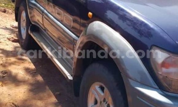 Gura Yakoze Toyota Land Cruiser Prado Blue Imodoka i Kampala mu Uganda