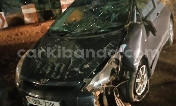 Gura Yakoze Toyota Wish Blue Imodoka i Kampala mu Uganda Gura Yakoze Toyota Wish Blue Imodoka i Kampala mu Uganda