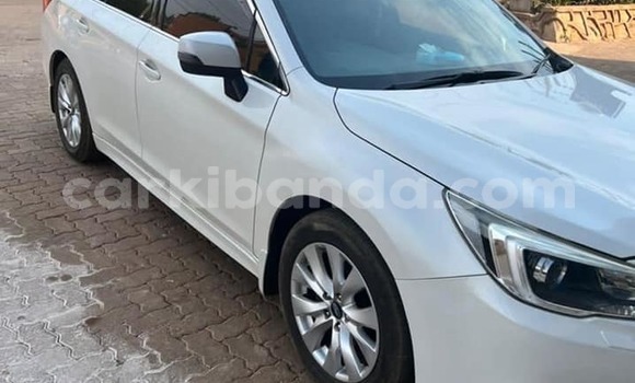 Gura Yakoze Subaru Legacy White Imodoka i Kampala mu Uganda Gura Yakoze Subaru Legacy White Imodoka i Kampala mu Uganda