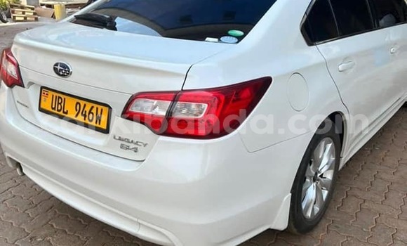 Gura Yakoze Subaru Legacy White Imodoka i Kampala mu Uganda Gura Yakoze Subaru Legacy White Imodoka i Kampala mu Uganda