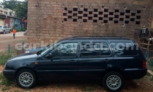 Gura Yakoze Volkswagen Passat Black Imodoka i Kampala mu Uganda Gura Yakoze Volkswagen Passat Black Imodoka i Kampala mu Uganda