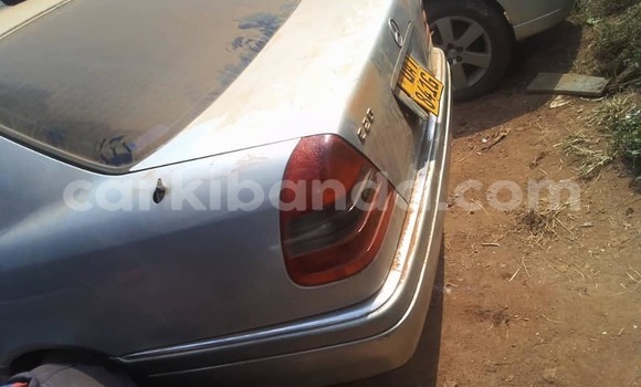 Gura Yakoze Mercedes‒Benz C–Class Silver Imodoka i Kampala mu Uganda Gura Yakoze Mercedes‒Benz C–Class Silver Imodoka i Kampala mu Uganda
