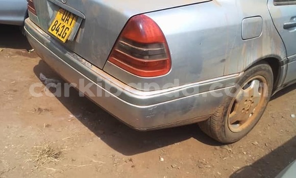 Gura Yakoze Mercedes‒Benz C–Class Silver Imodoka i Kampala mu Uganda Gura Yakoze Mercedes‒Benz C–Class Silver Imodoka i Kampala mu Uganda
