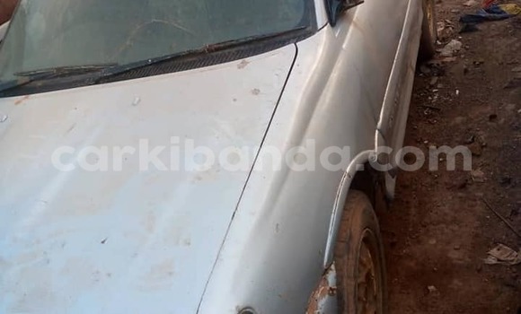 Nunua Ilio tumika Toyota Starlet Fedha Gari ndani ya Kampala nchini Uganda
