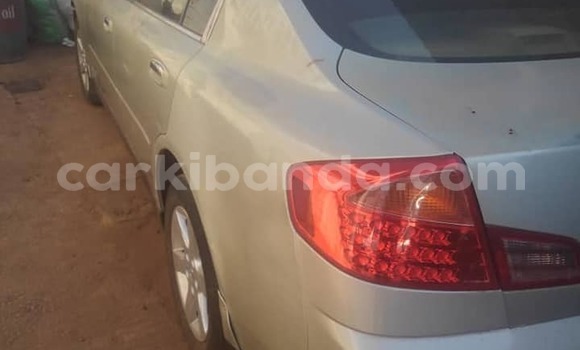 Gura Yakoze Nissan Skyline Silver Imodoka i Kampala mu Uganda Gura Yakoze Nissan Skyline Silver Imodoka i Kampala mu Uganda