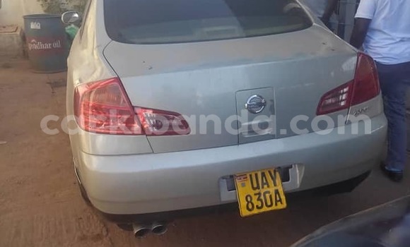 Gura Yakoze Nissan Skyline Silver Imodoka i Kampala mu Uganda Gura Yakoze Nissan Skyline Silver Imodoka i Kampala mu Uganda