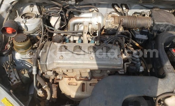 Gura Yakoze Toyota Raum Silver Imodoka i Kampala mu Uganda Gura Yakoze Toyota Raum Silver Imodoka i Kampala mu Uganda