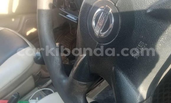 Gura Yakoze Nissan Terrano Silver Imodoka i Kampala mu Uganda Gura Yakoze Nissan Terrano Silver Imodoka i Kampala mu Uganda