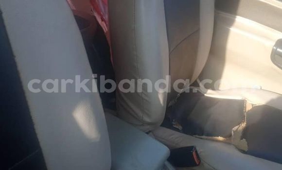 Gura Yakoze Nissan Terrano Silver Imodoka i Kampala mu Uganda Gura Yakoze Nissan Terrano Silver Imodoka i Kampala mu Uganda