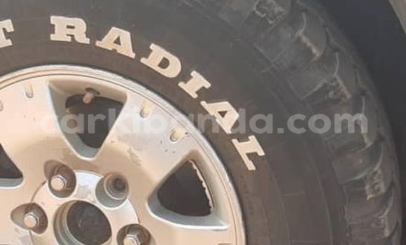 Gura Yakoze Mitsubishi Pajero Blue Imodoka i Kampala mu Uganda Gura Yakoze Mitsubishi Pajero Blue Imodoka i Kampala mu Uganda