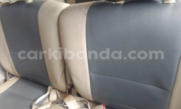 Gura Yakoze Toyota Ipsum White Imodoka i Kampala mu Uganda Gura Yakoze Toyota Ipsum White Imodoka i Kampala mu Uganda