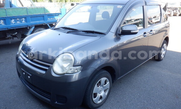 Acheter Occasion Voiture Toyota Sienta Noir à Kampala, Ouganda