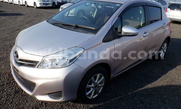 Nunua Ilio tumika Toyota Vitz Nyingine Gari ndani ya Kampala nchini Uganda