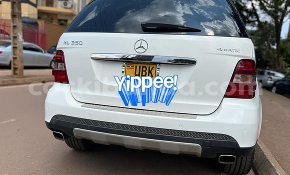 Buy Used Mercedes‒Benz ML–Class White Car in Kampala in Uganda Buy Used Mercedes‒Benz ML–Class White Car in Kampala in Uganda