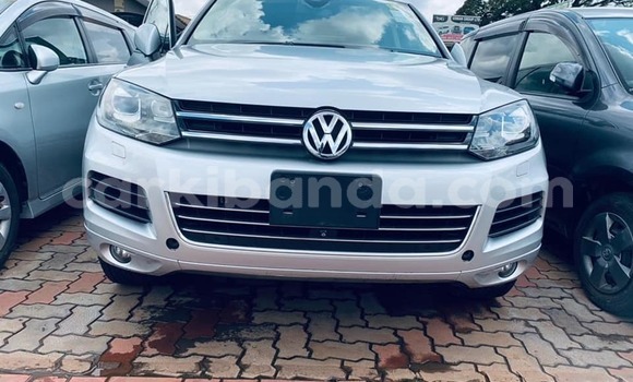 Acheter Occasion Voiture Volkswagen Touareg Gris à Kampala, Ouganda