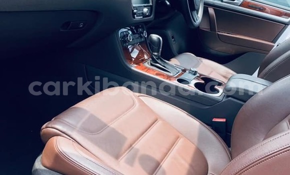 Buy Used Volkswagen Touareg Silver Car in Kampala in Uganda Buy Used Volkswagen Touareg Silver Car in Kampala in Uganda