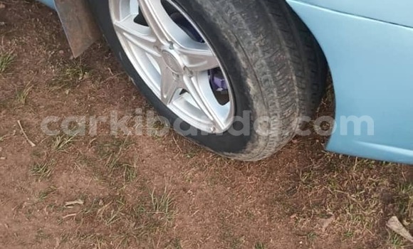 Acheter Occasion Voiture Toyota Raum Bleu à Kampala, Ouganda Acheter Occasion Voiture Toyota Raum Bleu à Kampala, Ouganda