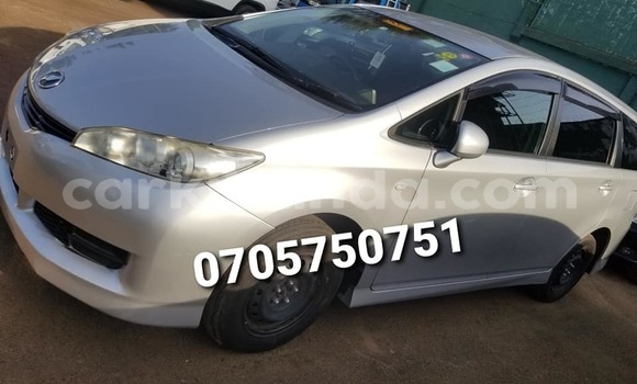 Nunua Ilio tumika Toyota Wish Fedha Gari ndani ya Kampala nchini Uganda