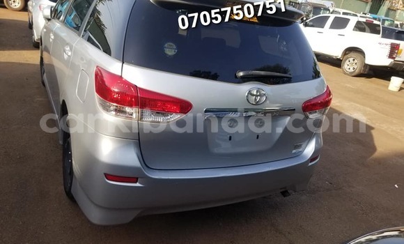 Acheter Occasion Voiture Toyota Wish Gris à Kampala, Ouganda Acheter Occasion Voiture Toyota Wish Gris à Kampala, Ouganda