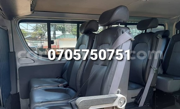 Buy Used Toyota Hiace Silver Car in Kampala in Uganda Buy Used Toyota Hiace Silver Car in Kampala in Uganda