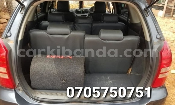 Acheter Occasion Voiture Toyota Wish Noir à Kampala, Ouganda Acheter Occasion Voiture Toyota Wish Noir à Kampala, Ouganda