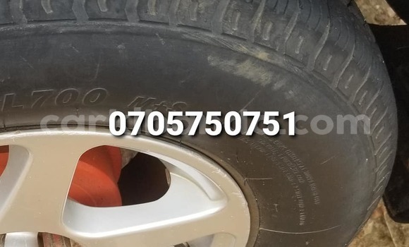 Acheter Occasion Voiture Toyota Premio Gris à Kampala, Ouganda Acheter Occasion Voiture Toyota Premio Gris à Kampala, Ouganda