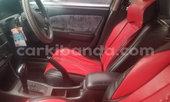 Acheter Occasion Voiture Toyota Premio Gris à Kampala, Ouganda Acheter Occasion Voiture Toyota Premio Gris à Kampala, Ouganda