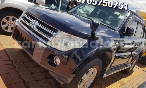 Gura Yakoze Mitsubishi Pajero Black Imodoka i Kampala mu Uganda