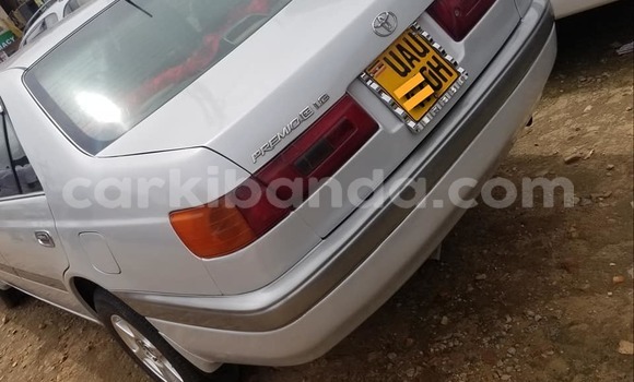 Acheter Occasion Voiture Toyota Premio Gris à Kampala, Ouganda Acheter Occasion Voiture Toyota Premio Gris à Kampala, Ouganda