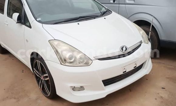 Acheter Occasion Voiture Toyota Wish Gris à Kampala, Ouganda Acheter Occasion Voiture Toyota Wish Gris à Kampala, Ouganda