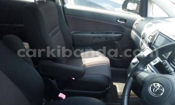 Gura Yakoze Toyota Wish Silver Imodoka i Kampala mu Uganda Gura Yakoze Toyota Wish Silver Imodoka i Kampala mu Uganda