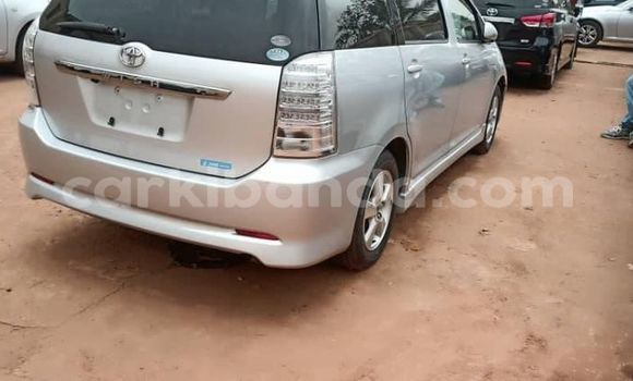 Gura Yakoze Toyota Wish Silver Imodoka i Kampala mu Uganda Gura Yakoze Toyota Wish Silver Imodoka i Kampala mu Uganda