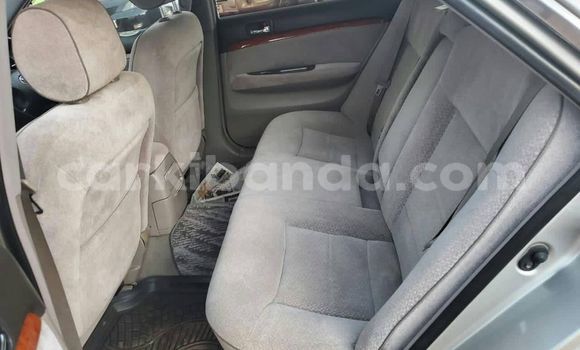 Nunua Ilio tumika Toyota Mark II Fedha Gari ndani ya Kampala nchini Uganda Nunua Ilio tumika Toyota Mark II Fedha Gari ndani ya Kampala nchini Uganda