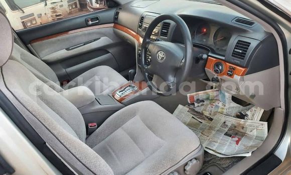 Nunua Ilio tumika Toyota Mark II Fedha Gari ndani ya Kampala nchini Uganda Nunua Ilio tumika Toyota Mark II Fedha Gari ndani ya Kampala nchini Uganda