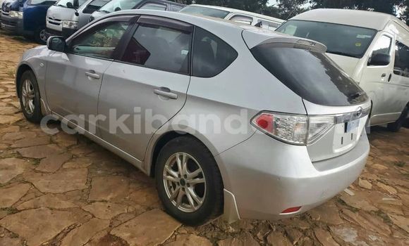 Nunua Ilio tumika Subaru Impreza Fedha Gari ndani ya Kampala nchini Uganda Nunua Ilio tumika Subaru Impreza Fedha Gari ndani ya Kampala nchini Uganda