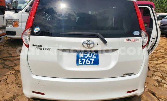 Nunua Ilio tumika Toyota Passo Nyeupe Gari ndani ya Kampala nchini Uganda Nunua Ilio tumika Toyota Passo Nyeupe Gari ndani ya Kampala nchini Uganda