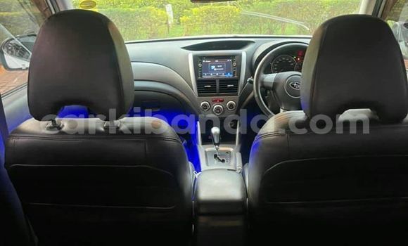 Nunua Ilio tumika Subaru Forester Fedha Gari ndani ya Kampala nchini Uganda Nunua Ilio tumika Subaru Forester Fedha Gari ndani ya Kampala nchini Uganda