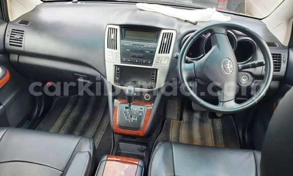 Nunua Ilio tumika Toyota Harrier Nyeusi Gari ndani ya Kampala nchini Uganda Nunua Ilio tumika Toyota Harrier Nyeusi Gari ndani ya Kampala nchini Uganda