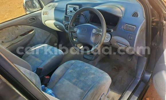 Nunua Ilio tumika Toyota Raum Nyeusi Gari ndani ya Kampala nchini Uganda Nunua Ilio tumika Toyota Raum Nyeusi Gari ndani ya Kampala nchini Uganda